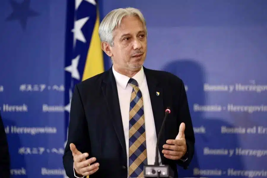 SLAVEN KOVAČEVIĆ DIREKTNO: “Konsocijacija nije moguća u BiH, retorika Schmidta i HDZ je identična!”
