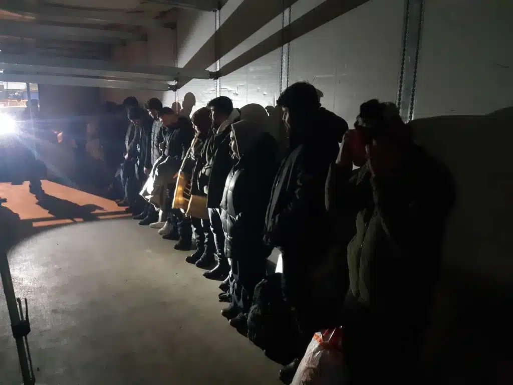 Pripadnici GPBiH spriječili krijumčarenje 27 migranata
