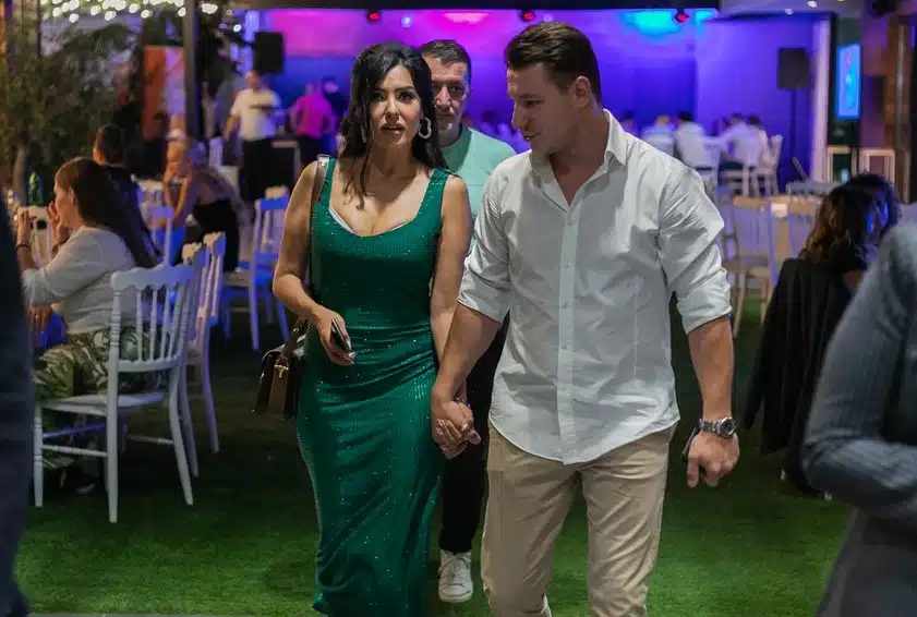 PRIPREMILA MU IZNENAĐENJE: Zaustavila nastup, pa mu ovo poručila