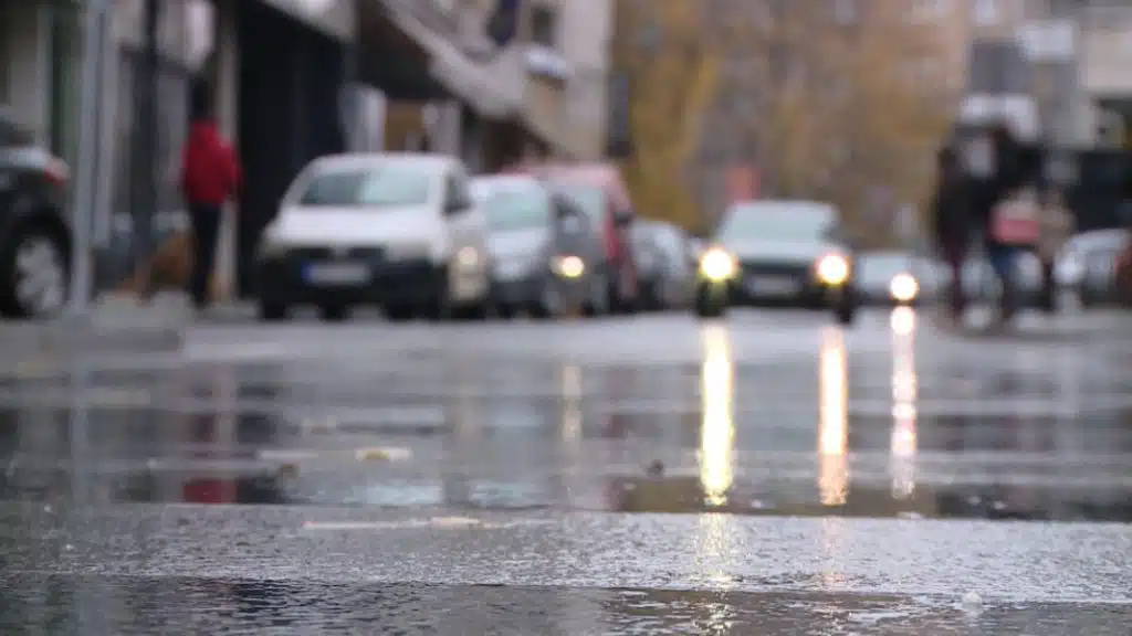 U BiH danas pretežno oblačno sa slabom kišom, na planinama snijeg