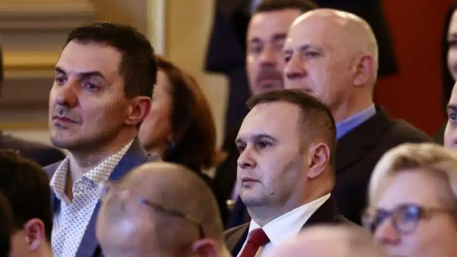 Nakon brojnih nesuglasica Ćosić prisustvovao obilježavanju godišnjice ZOI-ja, gradonačelnica ga suptilno ponizila