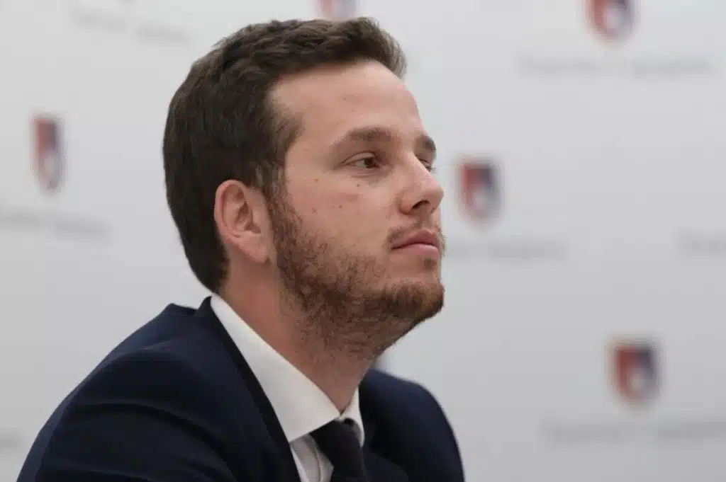 Nihad Uk: “Ugovor sa Sindikatom srednjeg obrazovanja dokaz da Vlade KS želi ulagati u obrazovanje”