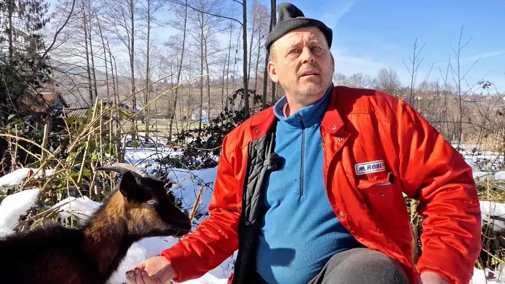 I to je moguće: Napravio kozama sobe kao da su u hotelu (VIDEO)