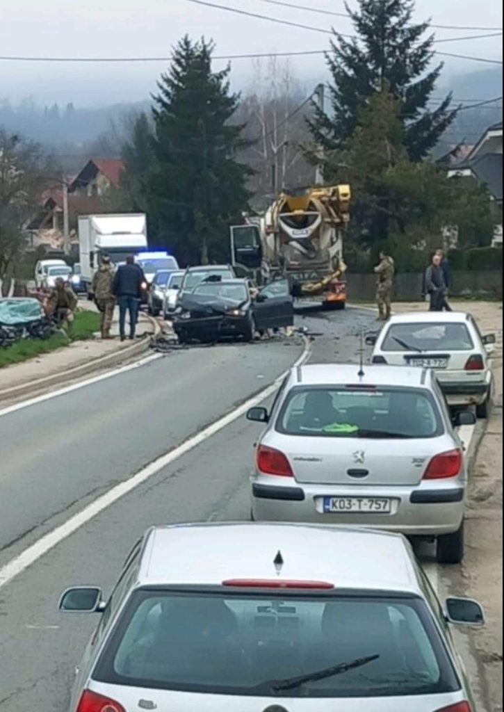 teška prometna nesreća: kilometarske kolone prema travniku i vitezu