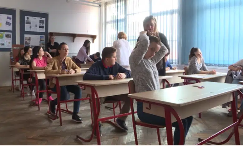 Aktiv sekretara srednjih škola u KS povodom novih normi: Odgovorni u nadležnim institucijama nisu imali sluha