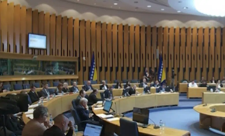 DNEVNIK TVSA/Delegati iz Kluba bošnjačkog naroda napustili sjednicu Doma državnog parlamenta