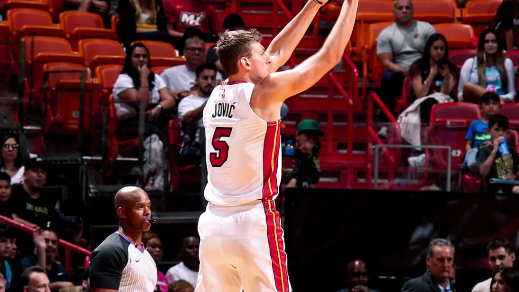Jović odličan u pobjedi Miamija, Bogdanović dvoznamenkasti u porazu (VIDEO)