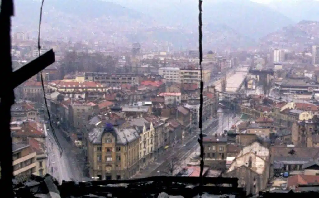 Memorijalni centar Sarajevo realizuje projekat “Stazom sjećanja 11541…”: Poziv građanima da doniraju cipele koje simbolizuju ubijene građane