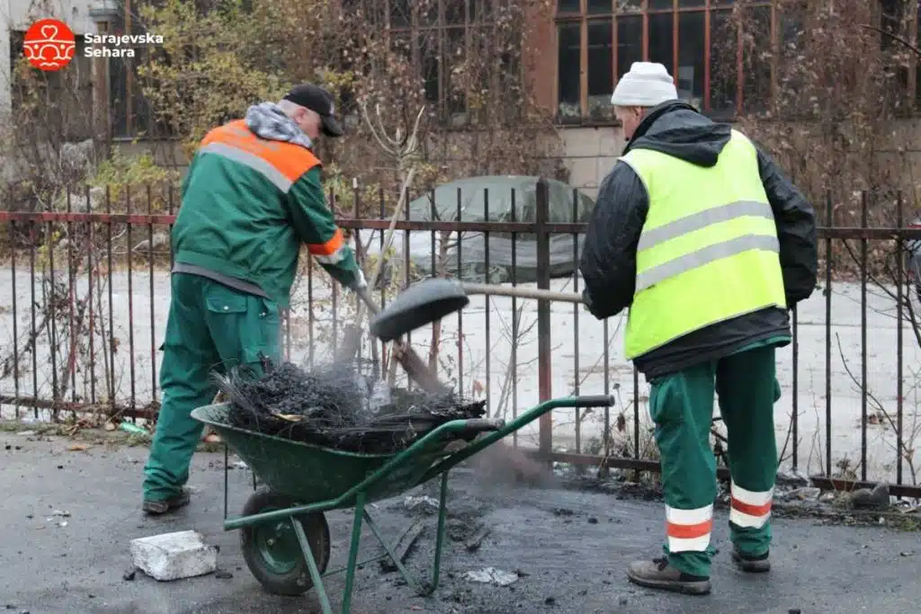 Oglasio se Sindikat KJKP “Rad” nakon što je vlasnik boksova na pijaci Kvadrant pretukao komunalnog radnika