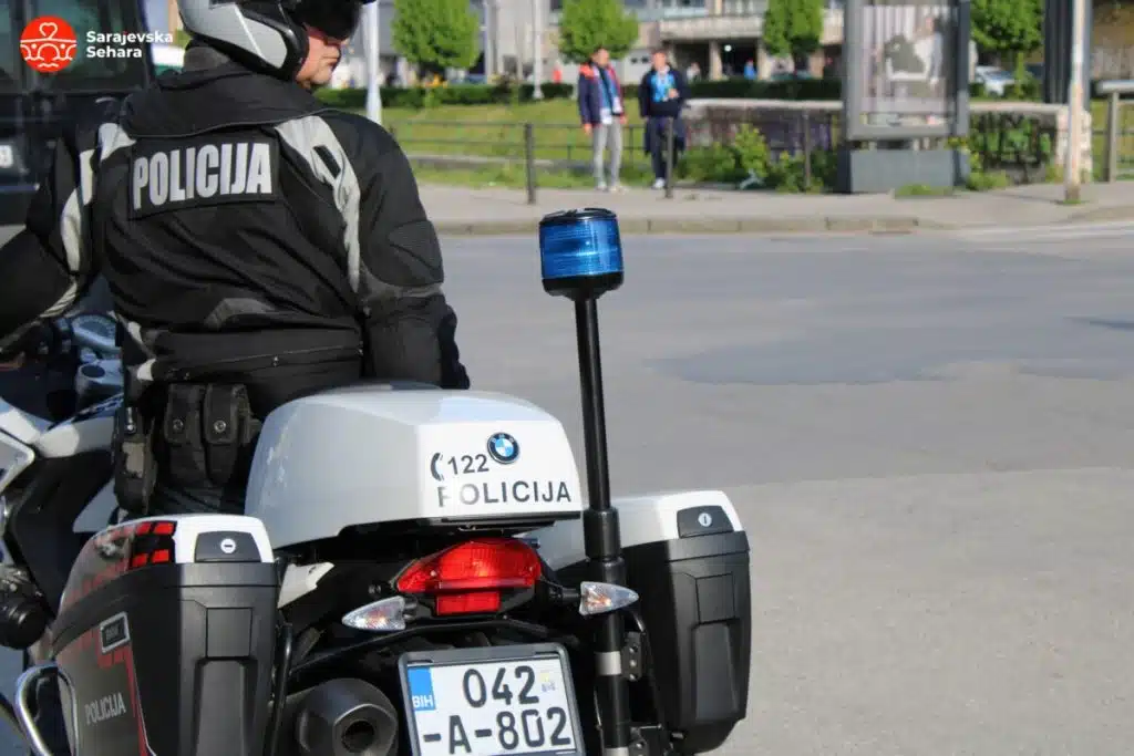 Policija oduzela vozilo od 33-godišnjeg “divljeg” sarajevskog vozača, ima 81.000 KM neplaćenih kazni