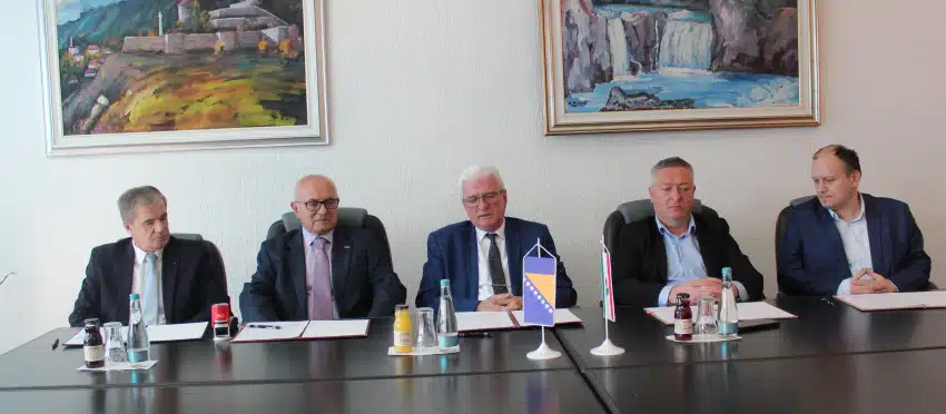 Potpisan Sporazum o poslovnoj saradnji između Vlade SBK i Internacionalnog Univerziteta i Saobraćajnog fakulteta u Travniku