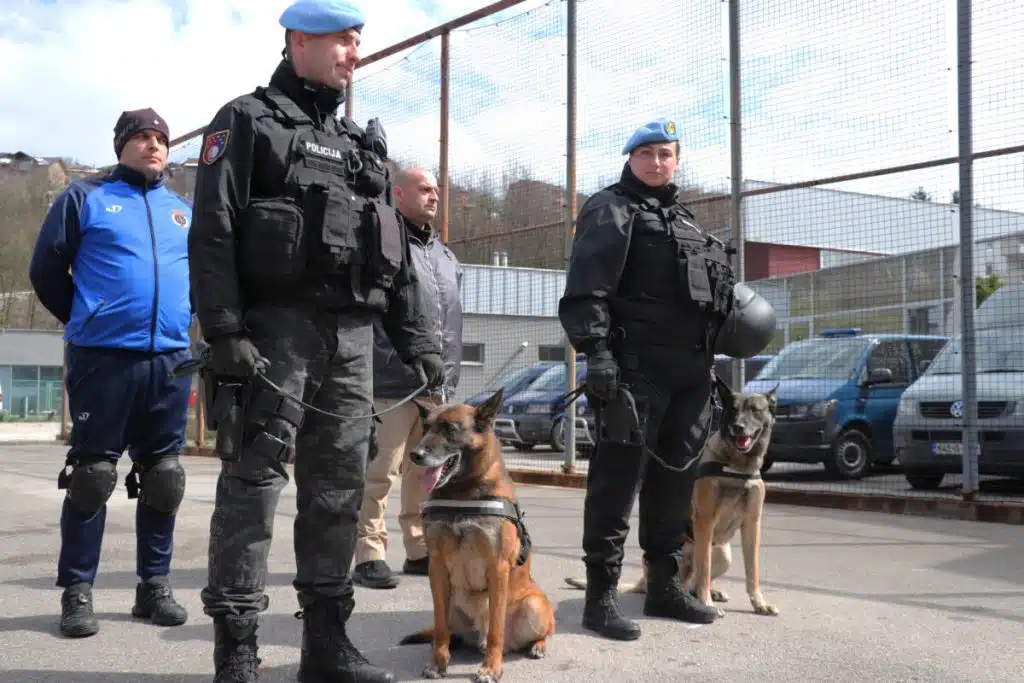 Sindikat policija KS osudio napad na policijske službenike tokom osiguranja utakmice Željezničar – Sarajevo