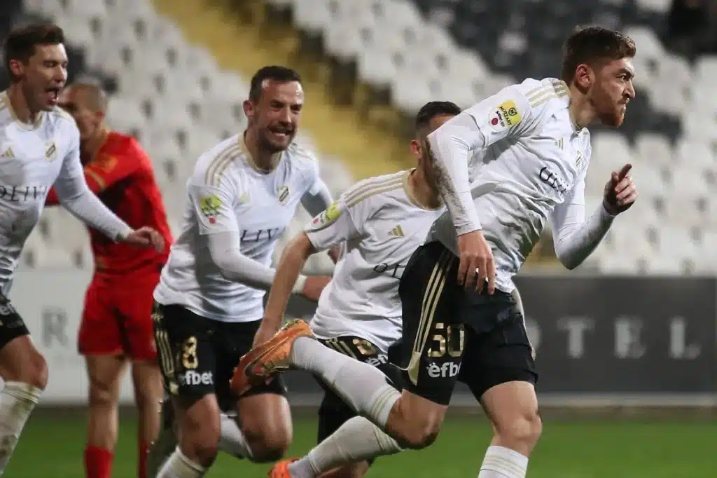 U SVOM STILU: Pavkov u debiju doneo pobedu Čukaričkom u finalu (VIDEO)