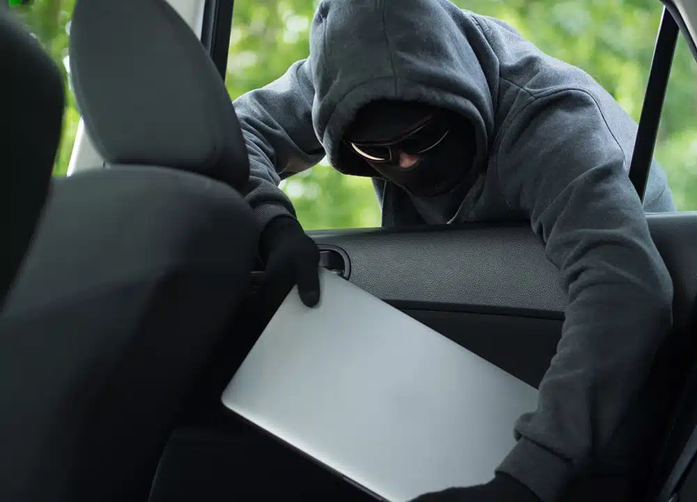 Udruzi Minores iz automobila ukraden laptop – TNTportal.ba