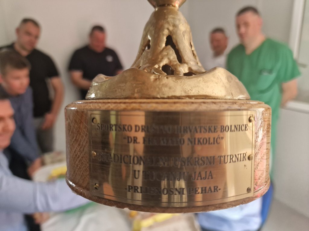 nova bila: dado topalović pobjednik bolničkog turnira u tucanju jaja