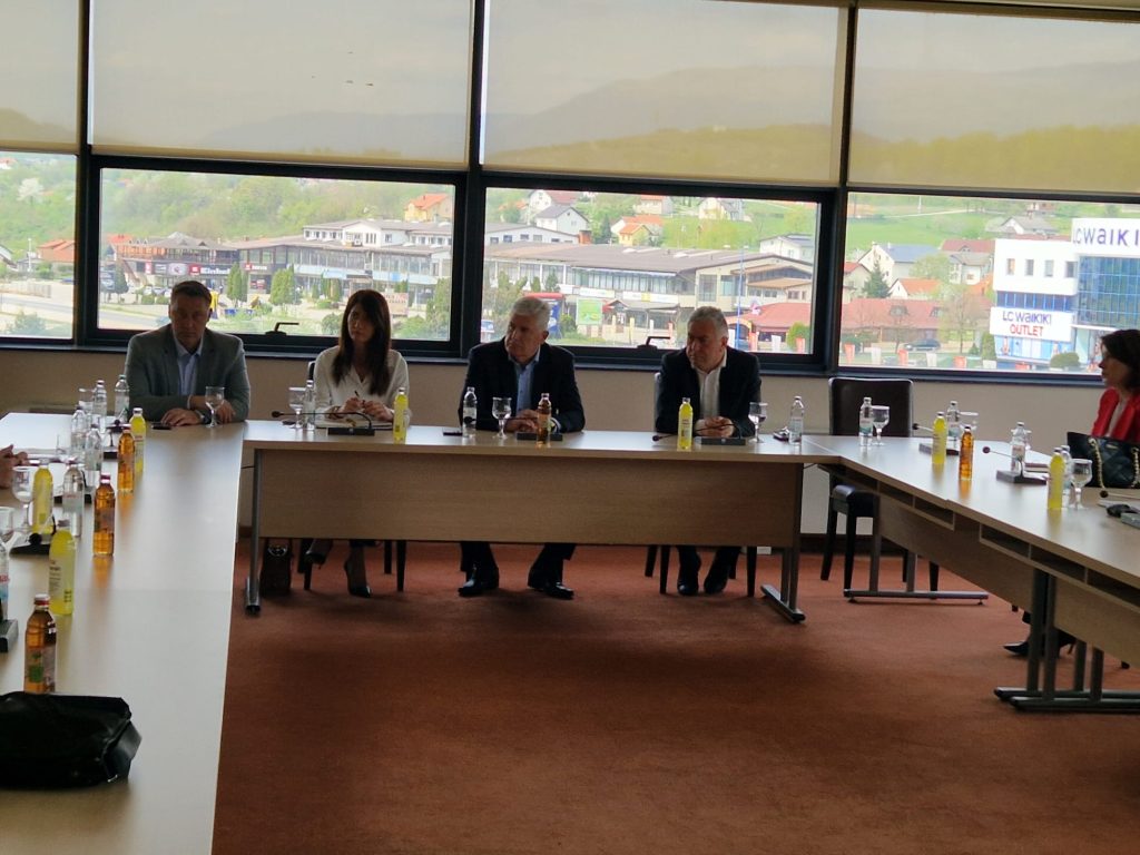Dragan Čović u Vitezu održao sastanak s dužnosnicima HDZ-a BiH iz Županije Središnje Bosne