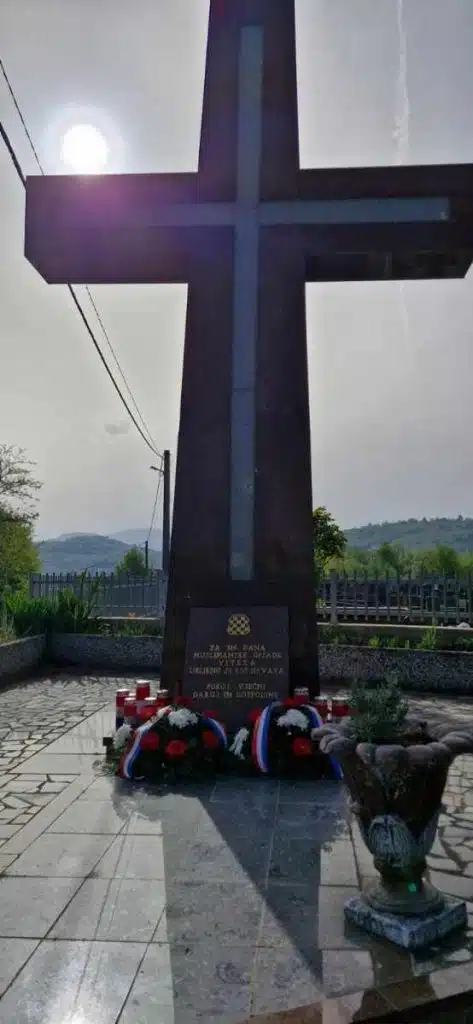 OO HDZ BiH Vitez zajedno s Udrugama Domovinskog rata HVO-a Vitez obilježio 16. travnja 1993. početak sukoba na općinu Vitez
