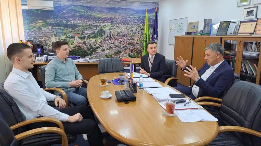 Gradonačelnik Fuad Kasumović ugostio Sameda Dželu i Dinu Suljića