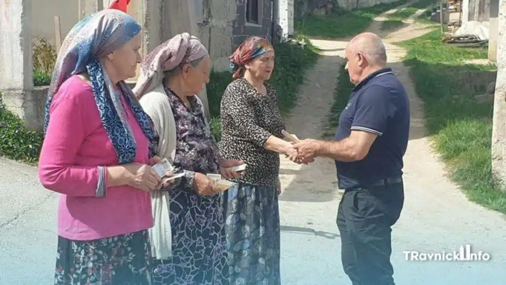 MZ Nova Bila posjetila povratničko naselje i uručili novčanu pomoć povodom Bajrama