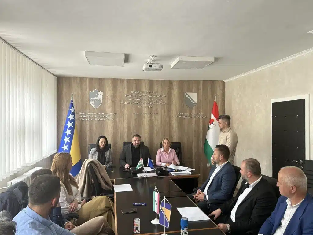 Ministarstvo prostornog uređenja, građenja, zaštite okoliša, povratka i stambenih poslova SBK potpisalo sporazume