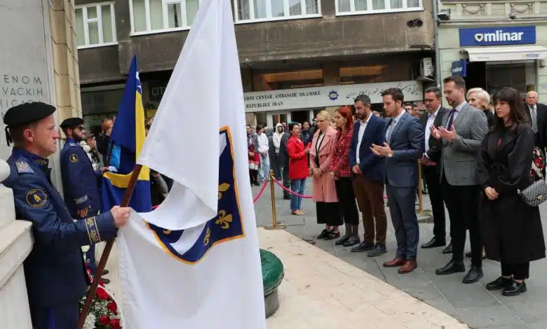 Delegacija KS položila cvijeće i odala počast povodom Dana pobjede nad fašizmom, Dana Evrope i Dana Zlatnih ljiljana