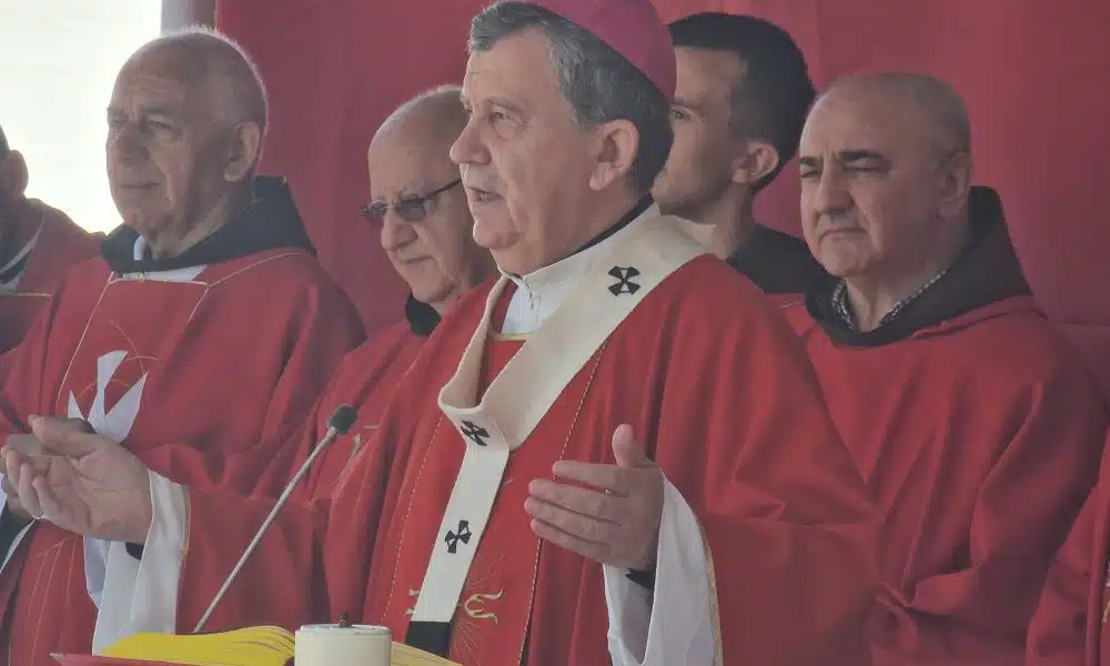Nadbiskup Vukšić uveličao blagdan Duhova i 50-tu godišnjicu župe Nova Bila