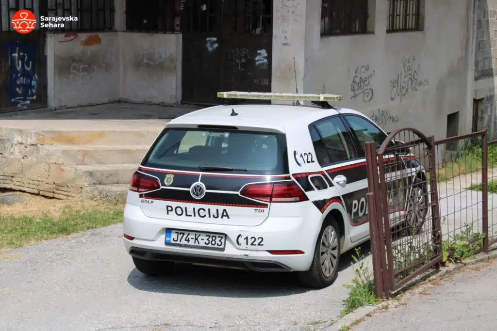 Razbojnik provalio u zgradu nadbiskupskog Ordinarijata u Sarajevu, otuđio novac i lične stvari iz nekoliko stanova