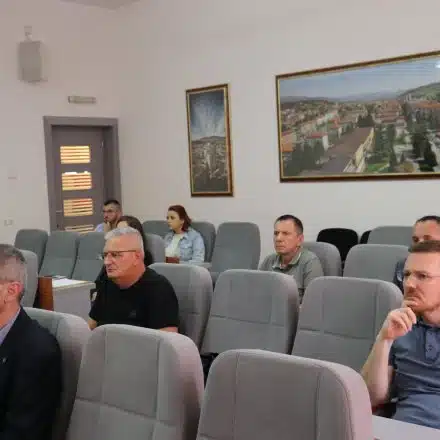 Novi Travnik: Održan Okrugli stol na temu “Mladi na tržištu rada”