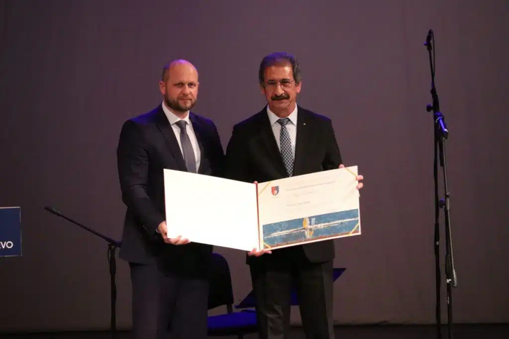 Svečana sjednica Skupštine KS: Priznanja za ambasadora Namooru, Samiri Hurem, Josipu Pejakoviću, Ismailu Barlovu…