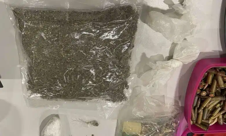 U Vogošći uhapšena tri muškarca, pronađena droga i oružje