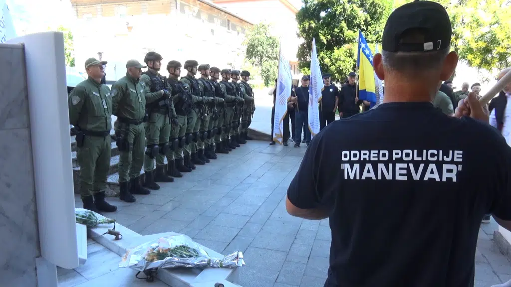 FOTO: Obilježena 32. godišnjica osnivanja Odreda policije “Manevar” CJB Zenica