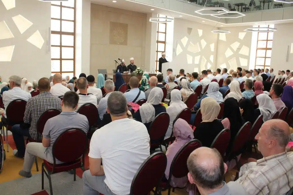 Svečana promocija Škole hifza: 140 novih polaznika promovirano