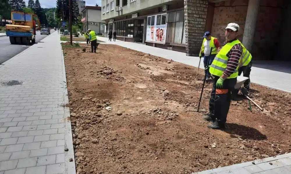UREĐENJE TRAVNATIH POVRŠINA U NOVOM TRAVNIKU: Vilenica čistoća započela sa radovima