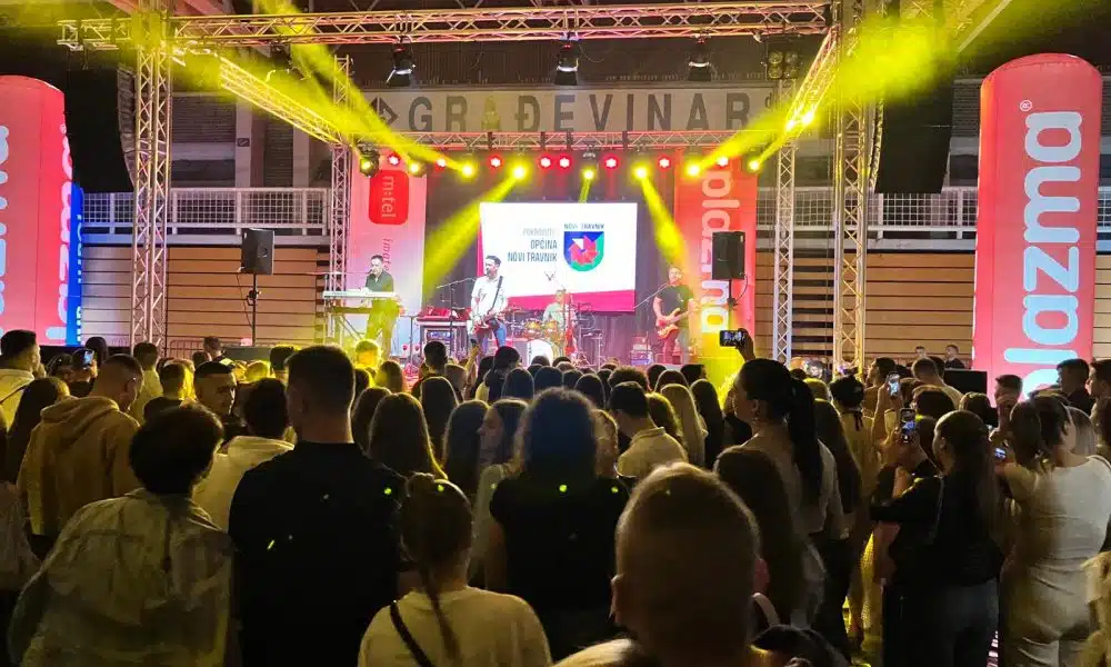 Dženan Lončarević održao nezaboravan koncert u Novom Travniku (FOTO)