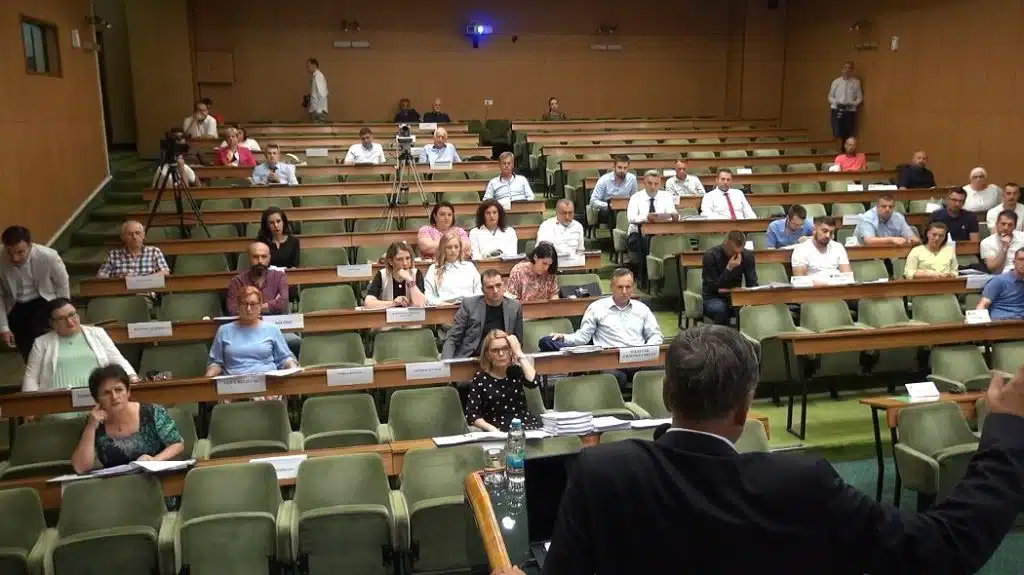 Gradsko vijeće usvojilo nekoliko izvještaja o radu javnih preduzeća, uz podršku vijećnika izvještaju RTVZE za 2023. godinu