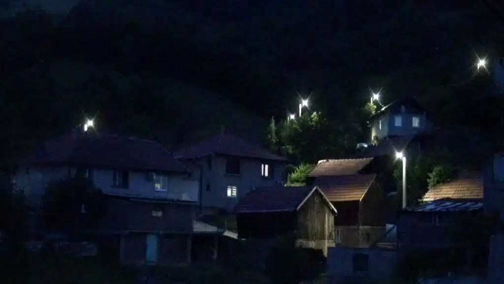 Oko 60 domaćinstava u naselju Ljubetovo od sinoć ima javnu rasvjetu