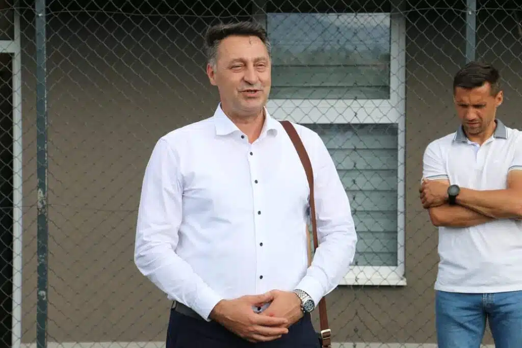 Otvoren kamp NK Lokomotiva u Vitezu, govor Bojana Rajkovića i Borisa Marjanovića za prisutne
