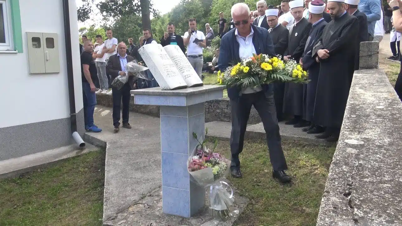 Počast i priznanje stradalim Bošnjacima  Travnika