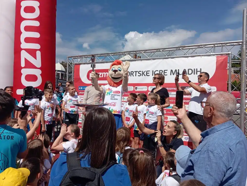 Na Trgu slobode u Tuzli svečano otvorene Sportske igre mladih (FOTO)