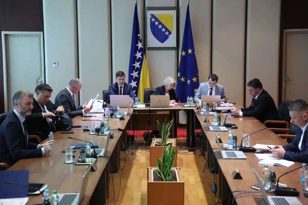 Vijeće ministara BiH o prilivu migranata i sigurnosnoj situaciji u privremenim prihvatnim centrima