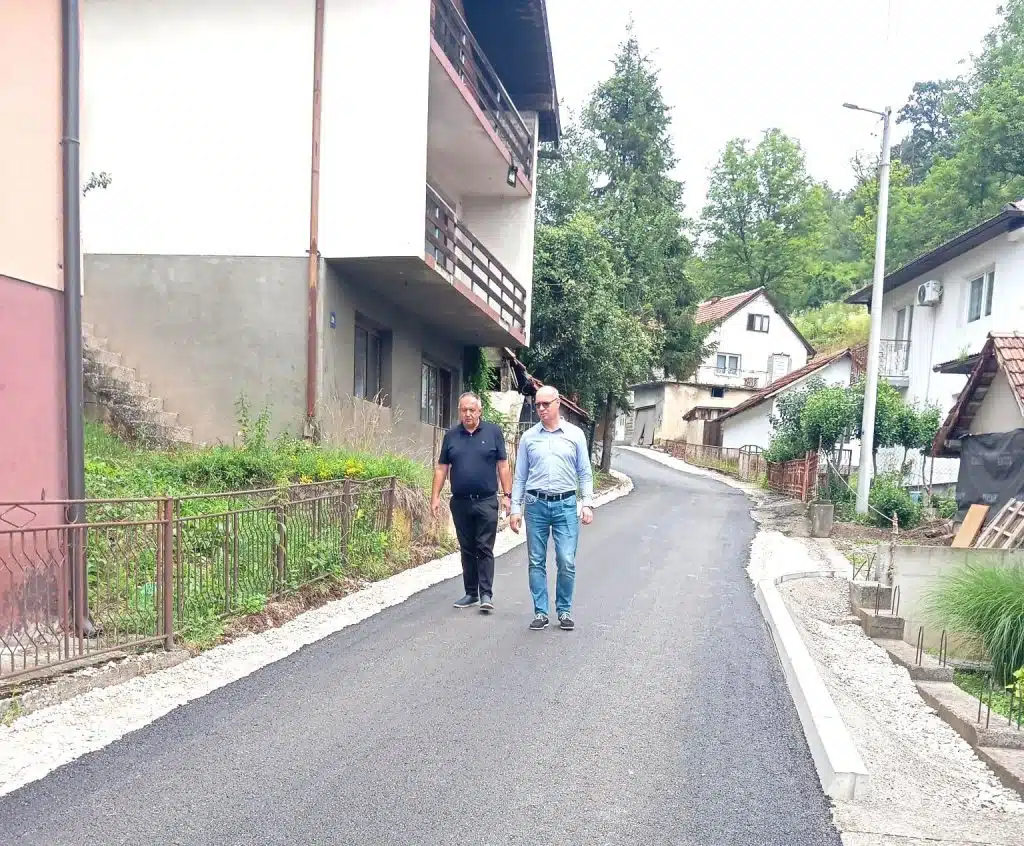Završeno asfaltiranje puta u ulici Mahmuta Bušatlije, MZ Slavinovići
