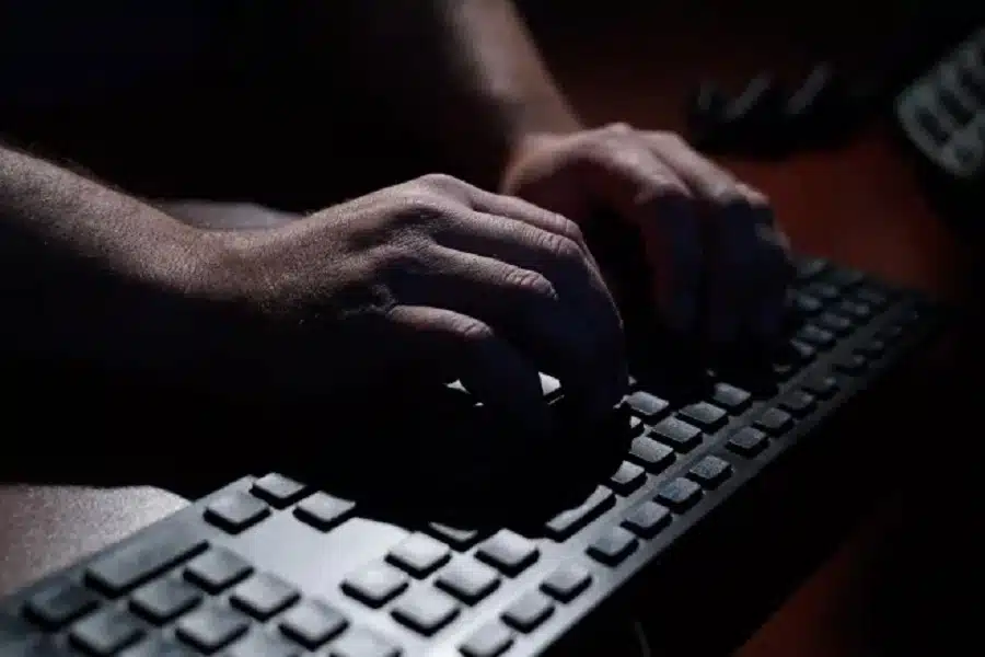 SAJBER KRIMINALCI PRONAŠLI SLABE TAČKE: Oko 10 milijardi lozinki objavljeno na hakerskom forumu