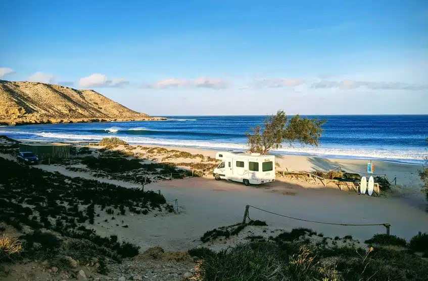 Pravila bontona na plaži – 8 zlatnih pravila za ponašanje na moru