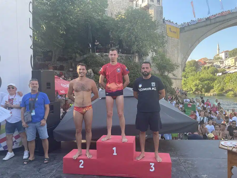 Vedad Dedić iz Zenice pobjednik 458. skokova sa Starog mosta