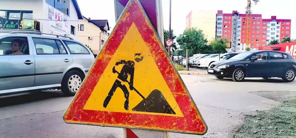 Potpuna obustava saobraćaja u nedjelju kod zgrade MUP-a u Tuzli (FOTO)