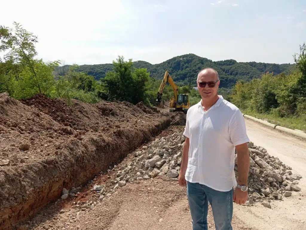 Gradonačelnik Lugavić obišao lokaciju groblja Drežnik u Tuzli, evo dokle su stigli radovi
