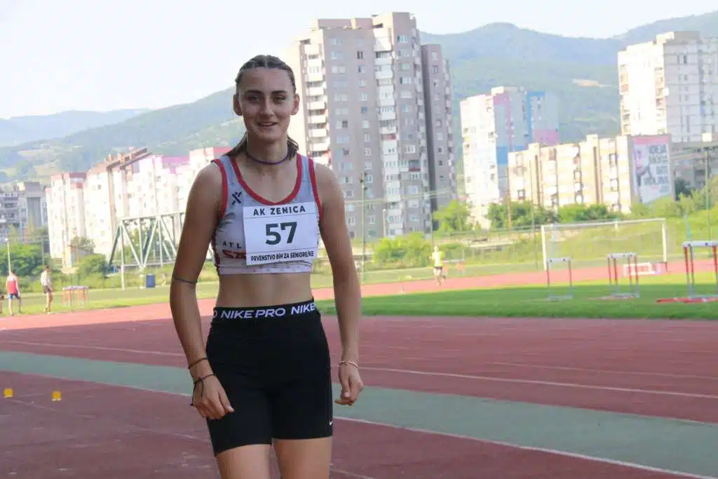 Emina Omanović se plasirala u finale u skoku u dalj na EP za juniore s rezultatom od 5.83 metara!