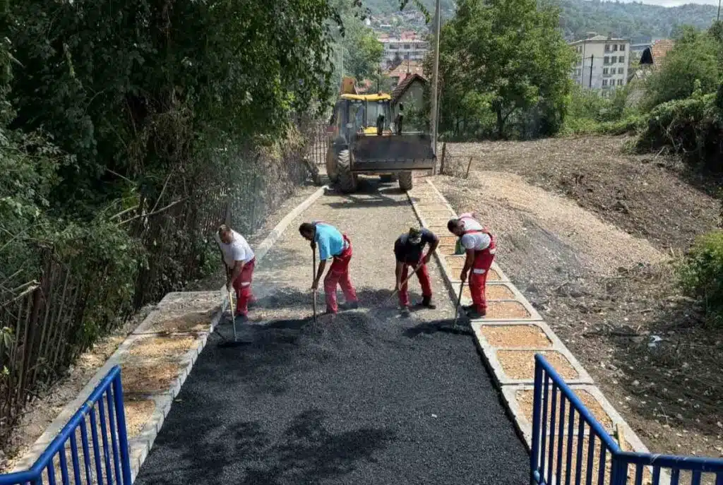 Informacija o radovima na pješačkim mostovima u Tuzli