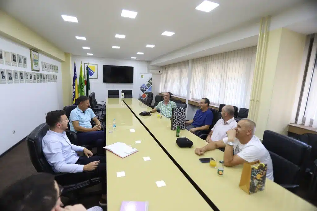 Podrška Udruženju ratnih vojnih invalida u Zenici: Sastanak sa gradonačelnikom Kasumovićem
