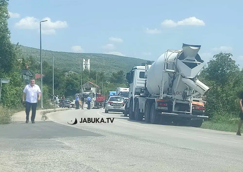 Saobraćajna nesreća zatvorila promet na cesti Široki Brijeg – Mostar – TNTportal.ba